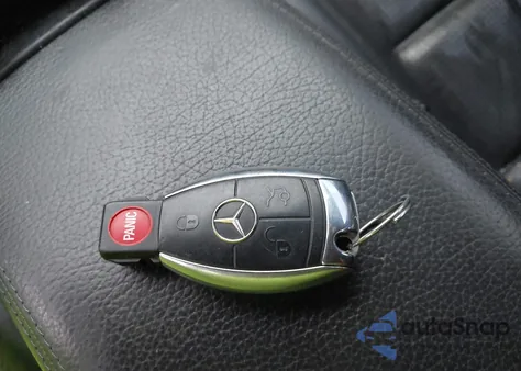 2010 Mercedes-Benz Cls 63 Amg из США, поврежденный, VIN WDDDJ7HB3AA159397